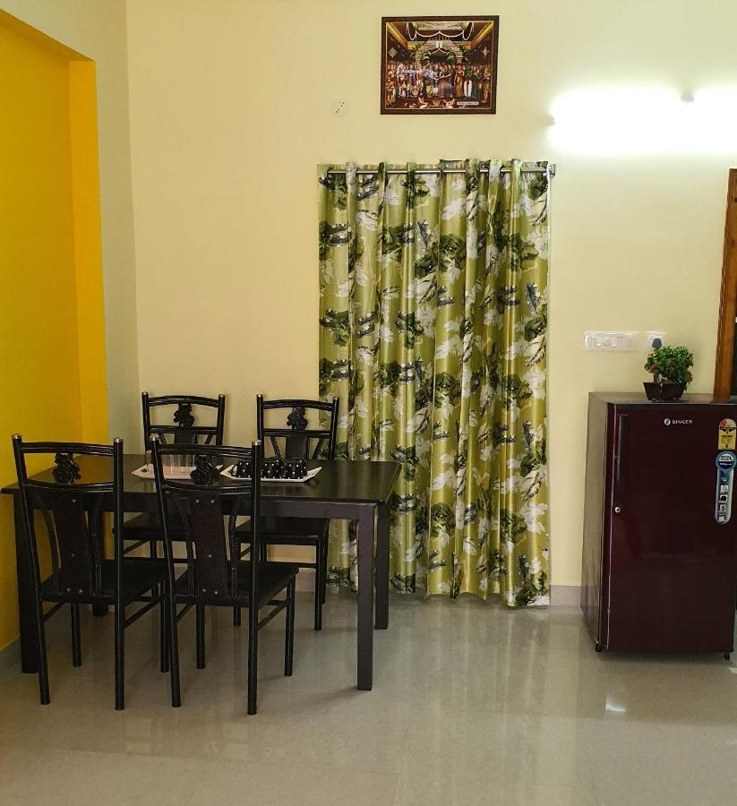 Tirupati Homestay - 2Bhk Ac Family Apartments Near Alipiri And Kapilatheertham - Walk To A2B Veg Restaurant - Wifi - Android Tv - Easy Access To Tirumala 외부 사진