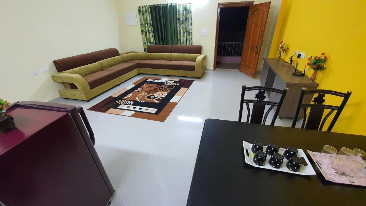 Tirupati Homestay - 2Bhk Ac Family Apartments Near Alipiri And Kapilatheertham - Walk To A2B Veg Restaurant - Wifi - Android Tv - Easy Access To Tirumala 외부 사진